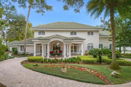 928 VERSAILLES CIRCLE
