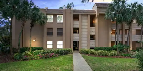 610 CRANES WAY