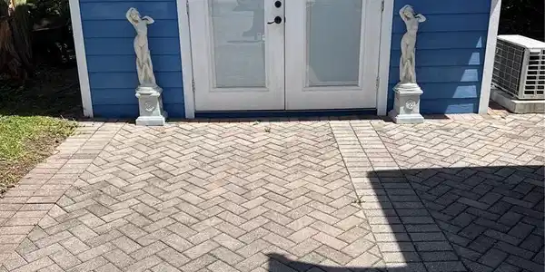 6837 AMANDA VISTA CIRCLE