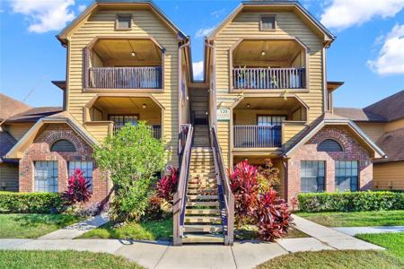 320 BLACK OAK COURT