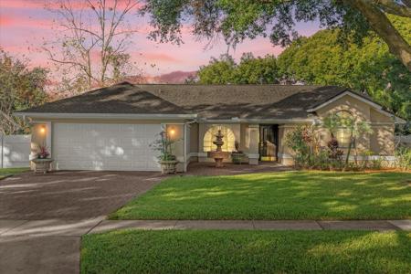 2216 FAIRGLENN WAY