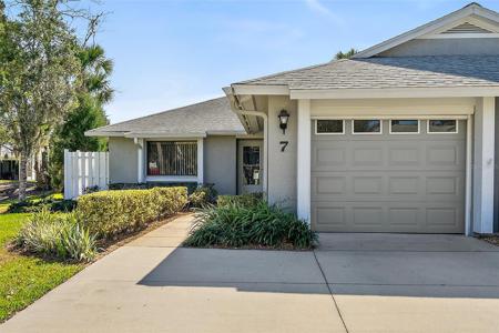 7 LAKE FOREST COURT N