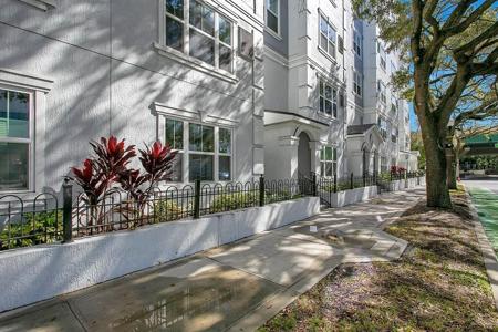 202 E SOUTH STREET