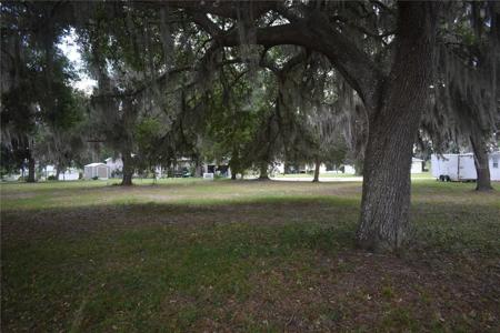 LOT 22 BLK D STRATFORD COURT