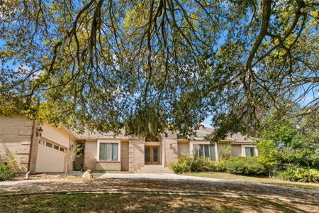 3498 SHORELINE CIRCLE