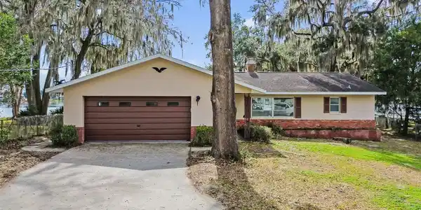 3692 E DIAMOND CIRCLE