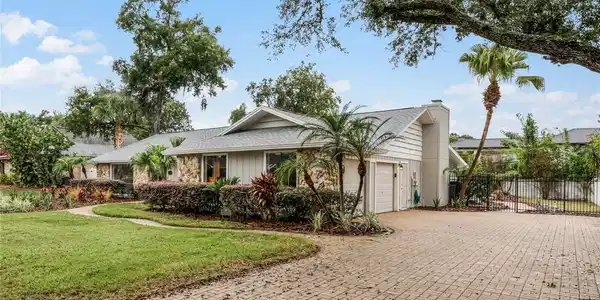 170 N SPRING LAKE DRIVE