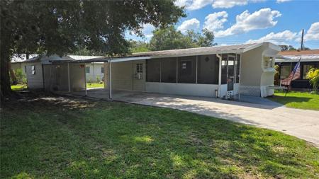 1114 LAKEWOOD CIRCLE W