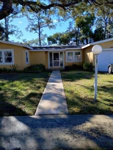 1302 W WELLINGTON DRIVE