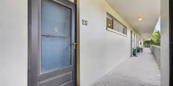 700 MELROSE AVENUE