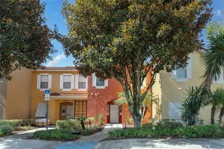 8523 CRYSTAL COVE LOOP