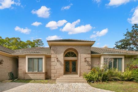 3498 SHORELINE CIRCLE