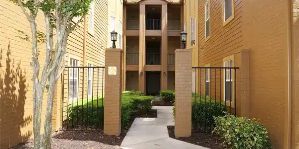 409 SUMMIT RIDGE PLACE