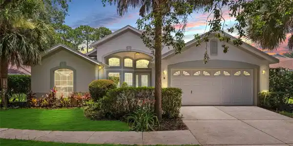 4 SAINT ANDREWS COURT