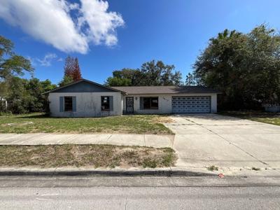 1627 SAXON BOULEVARD