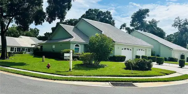 806 WINDERMERE BOULEVARD