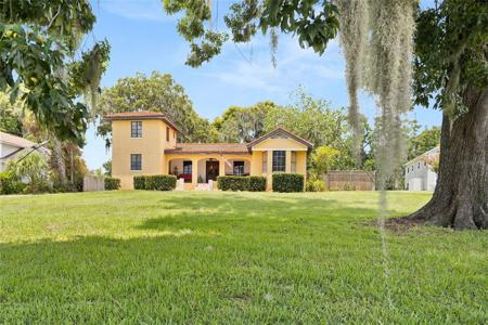 1495 LAKESHORE DRIVE
