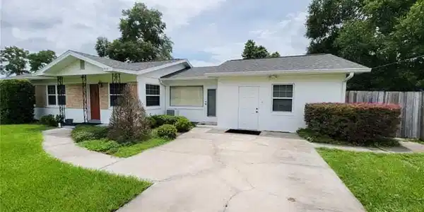 900 LAKE BRANTLEY