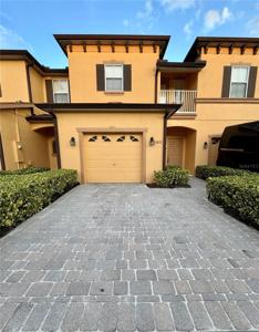 2820 RETREAT VIEW CIRCLE