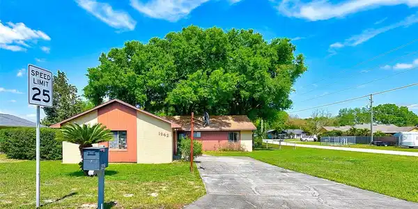 1942 HIGH GLEN COURT S