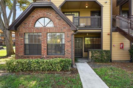 355 LAKEPOINTE DRIVE
