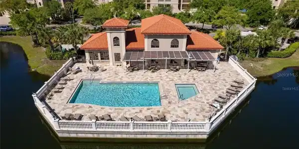 7804 LAKE VISTA COURT
