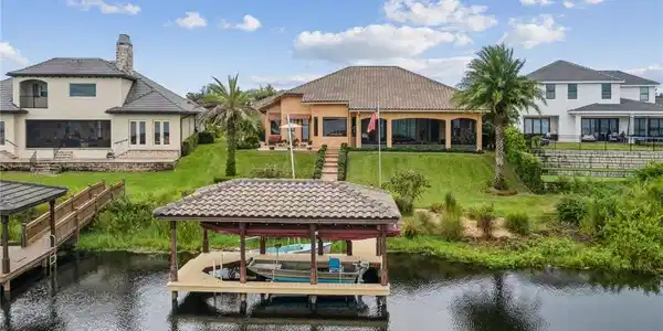 7715 SUMMERLAKE POINTE