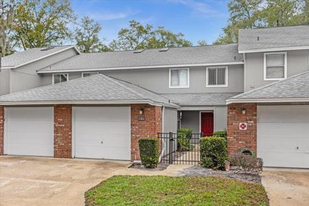 631 LAUREL OAK LANE