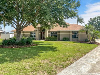 826 CARLTON COURT