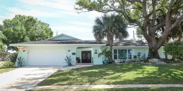 120 ROLLINGWOOD TRAIL
