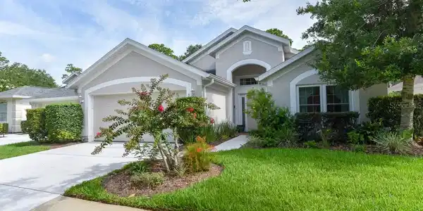20 W WATERSIDE PARKWAY