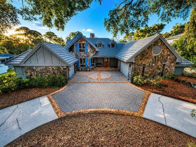 3522 SHORELINE CIRCLE
