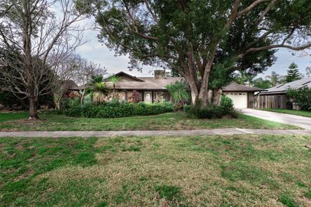 6630 CONWAY LAKES DRIVE