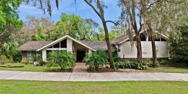 105 MAGNOLIA LAKE