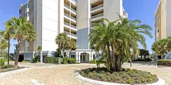 10520 BOARDWALK LOOP