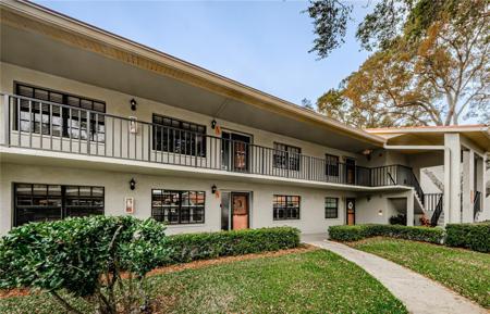 2040 LAKEVIEW DRIVE