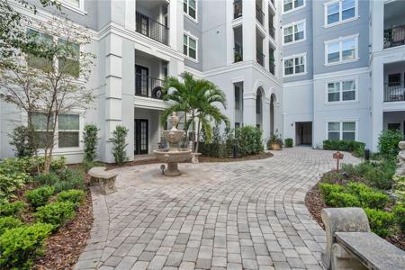 300 E SOUTH STREET