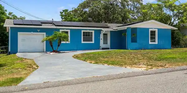 210 LAKE VILLA WAY