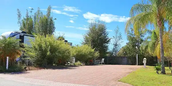 6803 AMANDA VISTA CIRCLE