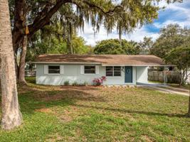 811 EDGEWATER DRIVE