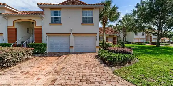 5289 BOWLINE COURT
