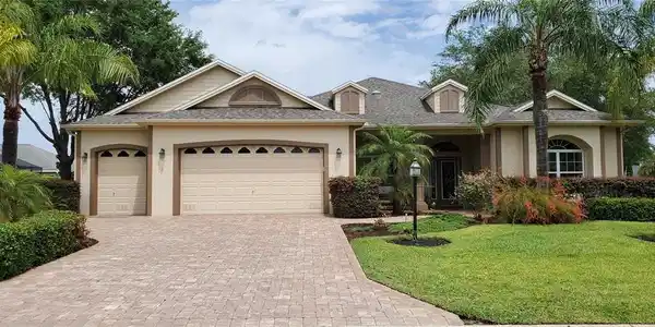 975 GLENCOE COURT