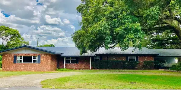 1035 HELENA LANE