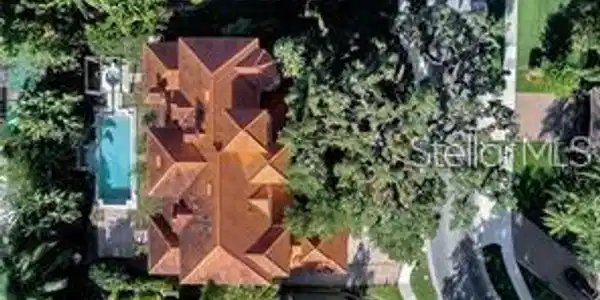233 MAISON COURT