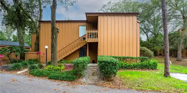 242 CROWN OAKS WAY