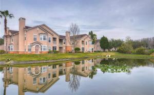 17917 VILLA CREEK DRIVE