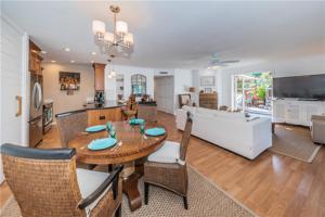 10224 SEMINOLE ISLAND DRIVE