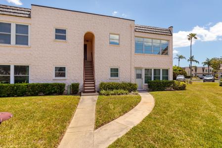 221 FERNWOOD CIRCLE