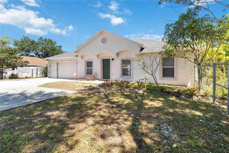606 FLORIDIAN DRIVE