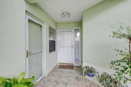 810 LANARK COURT